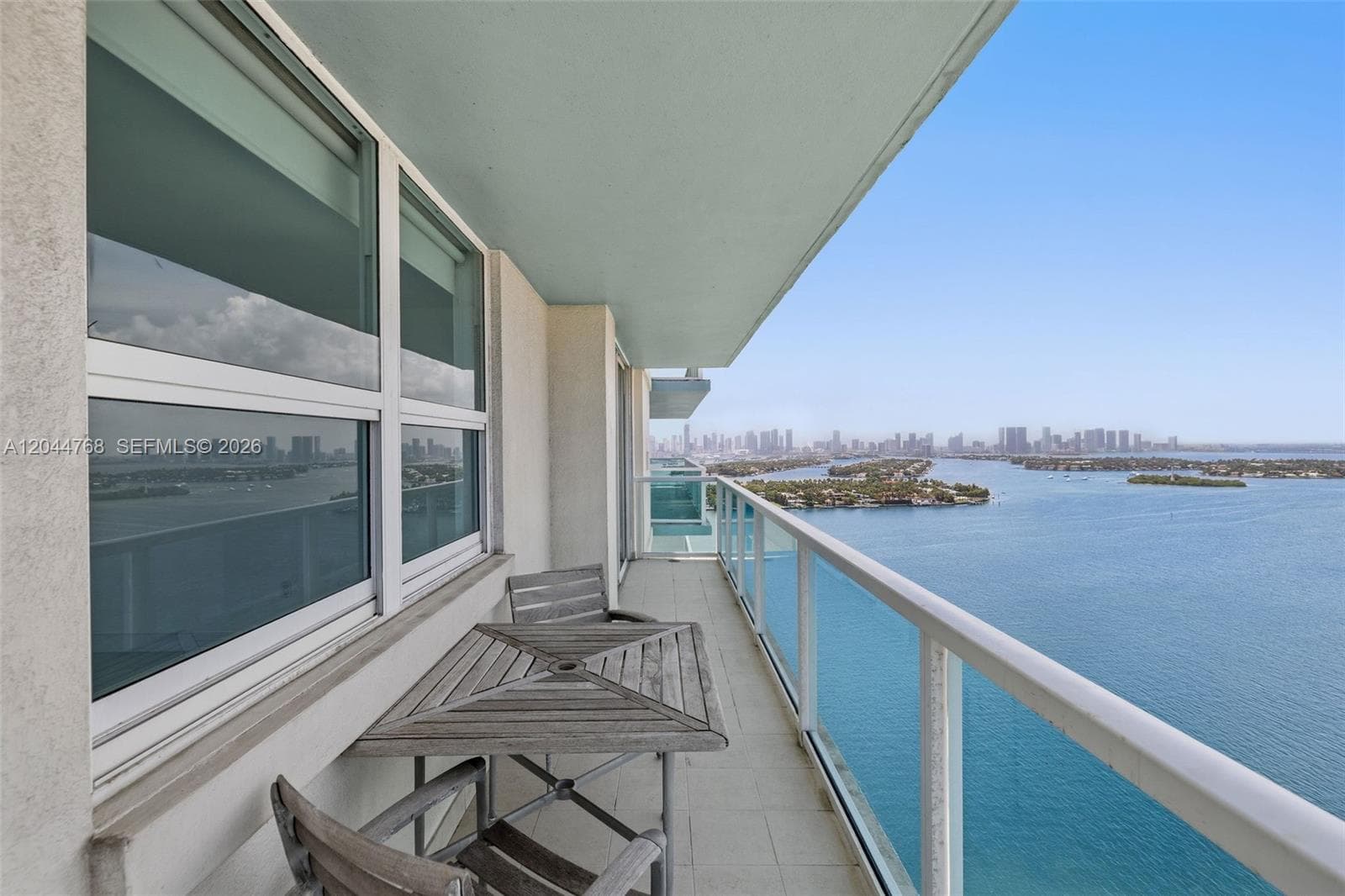 A12044768 — Miami Beach — 26