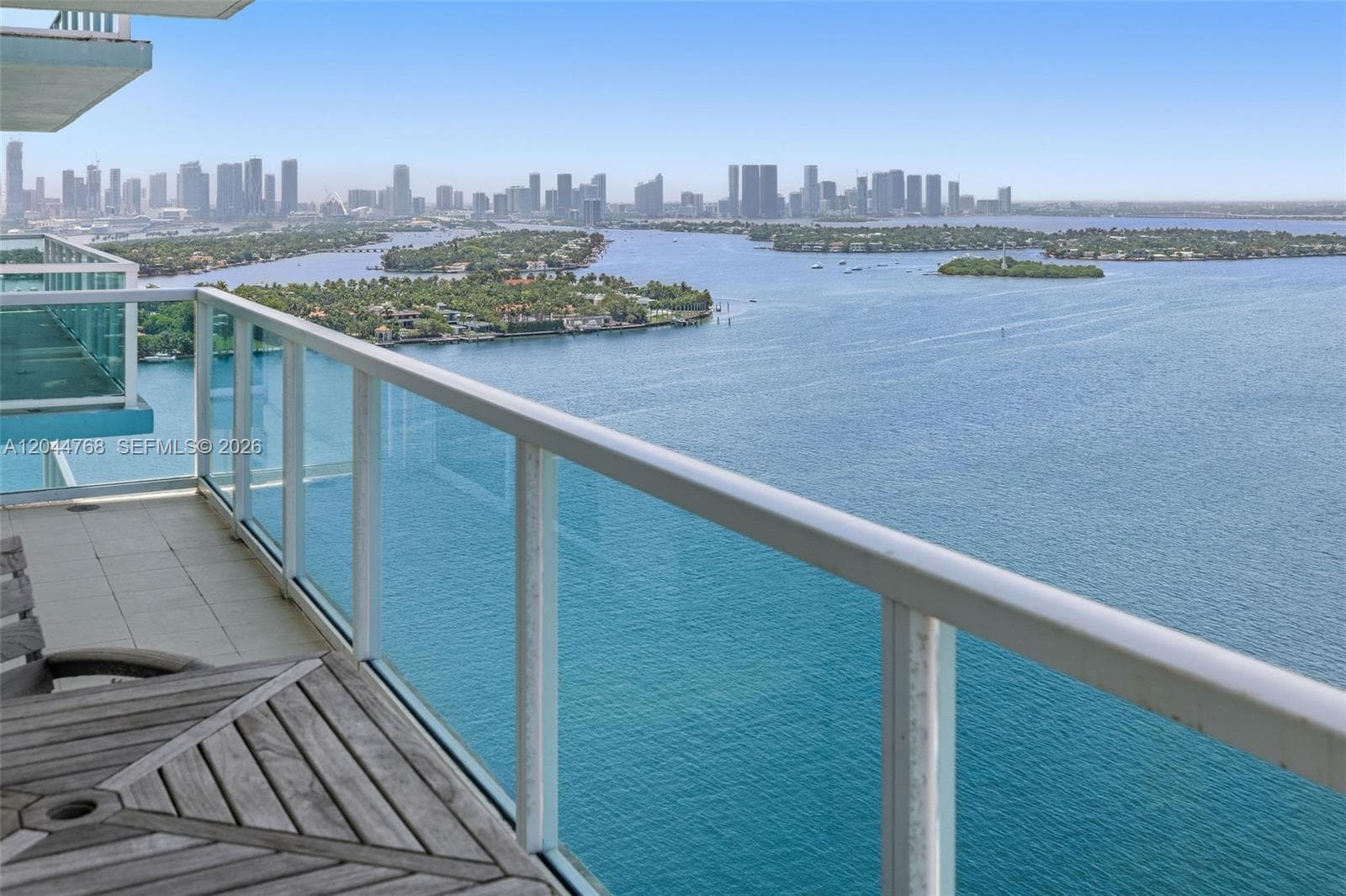 A12044768 — Miami Beach