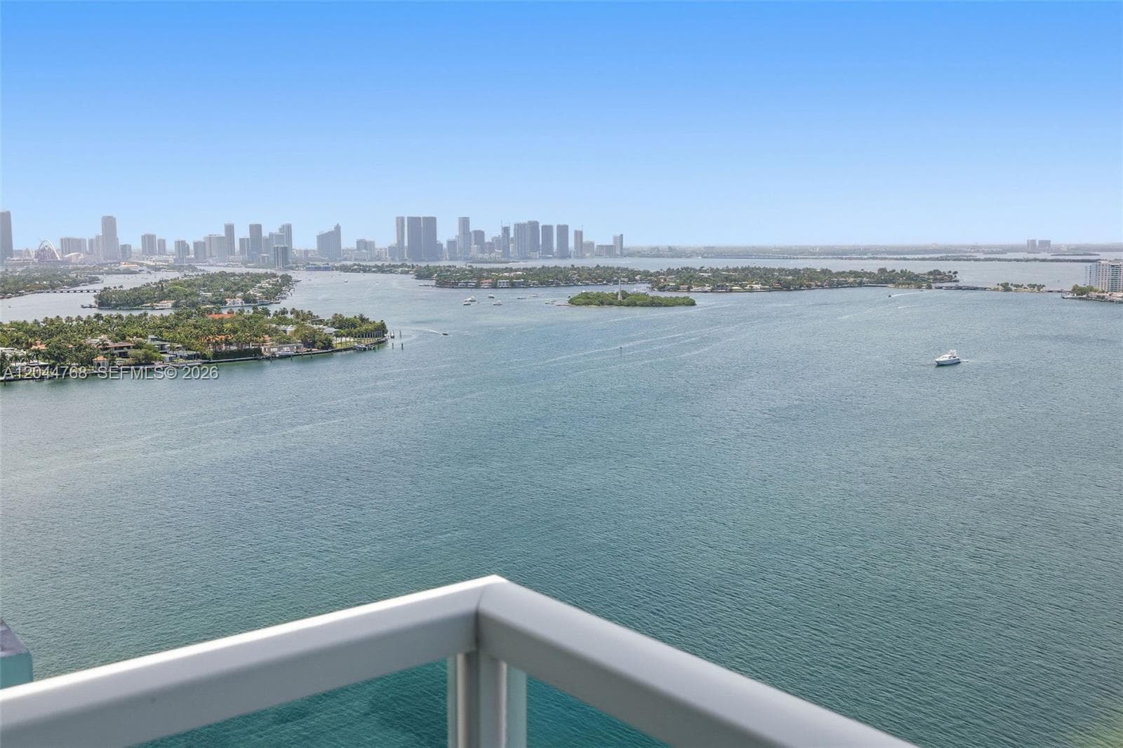 A12044768 — Miami Beach — 28