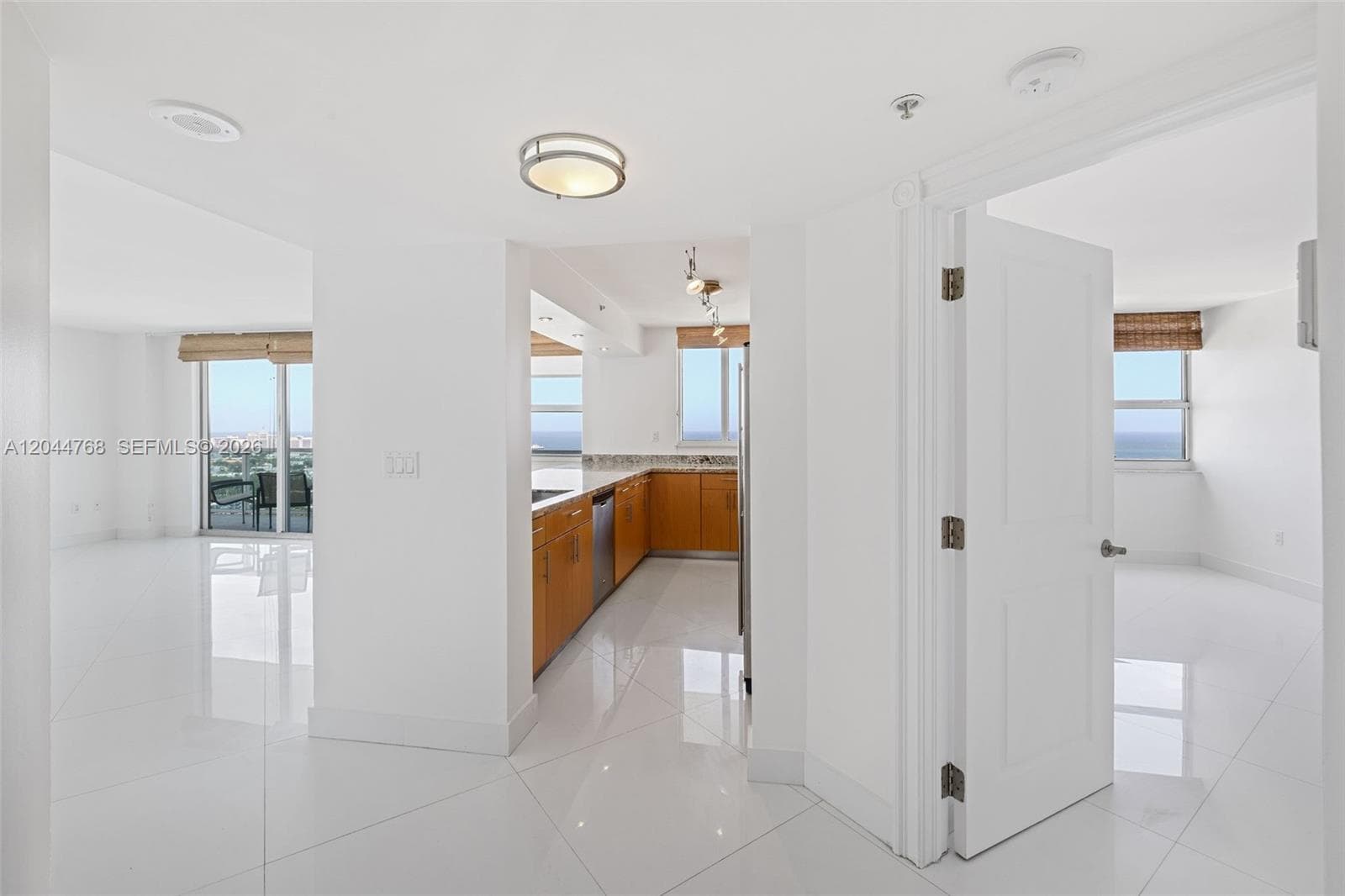 A12044768 — Miami Beach — 5