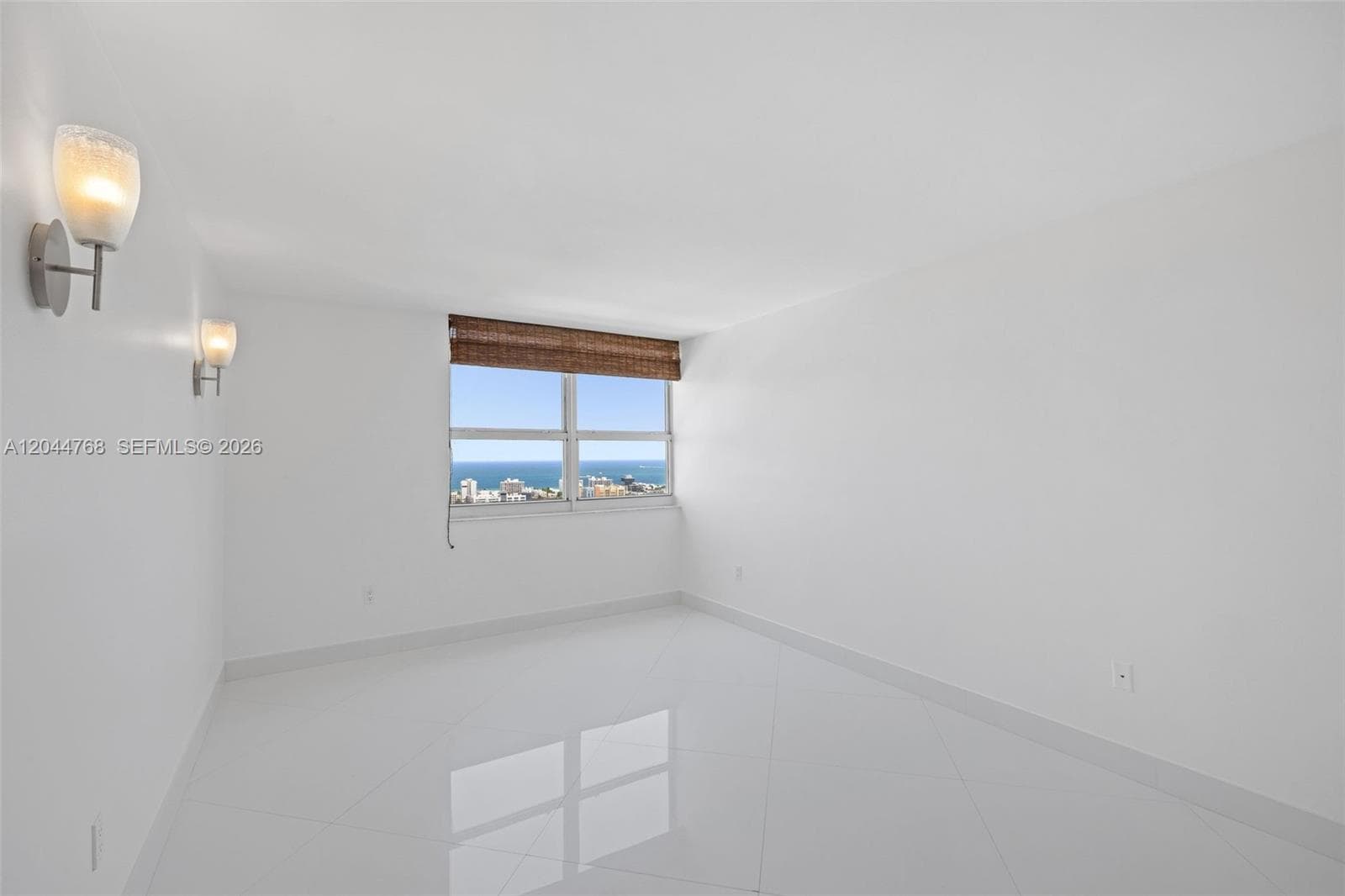 A12044768 — Miami Beach — 20
