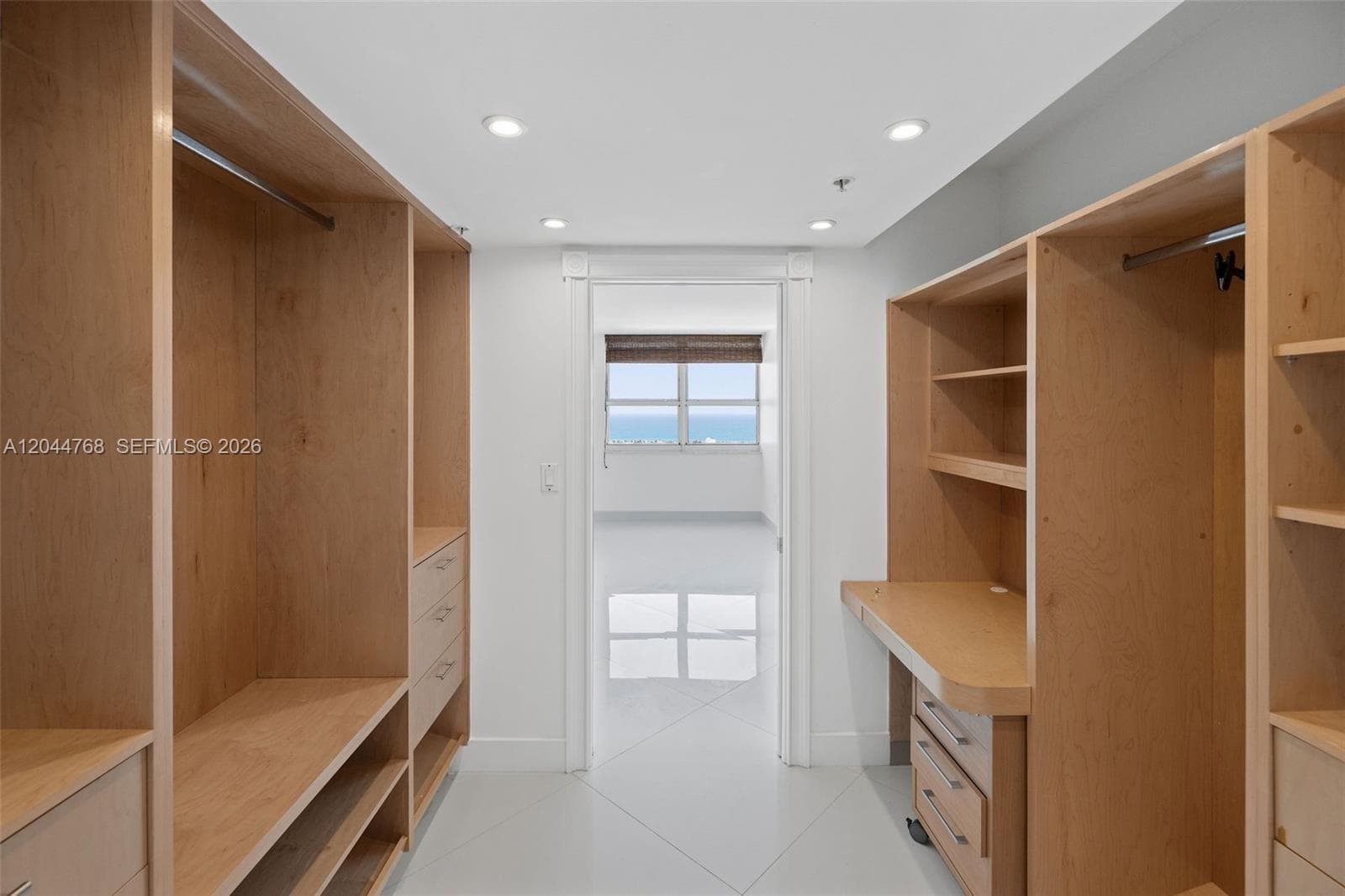 A12044768 — Miami Beach — 18