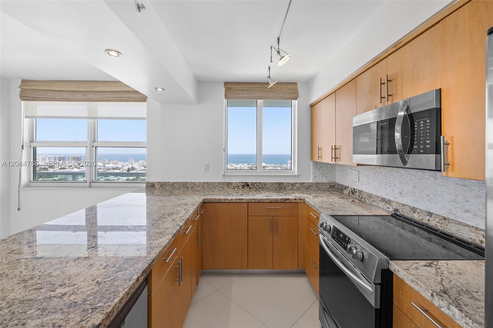 A12044768 — Miami Beach — 11
