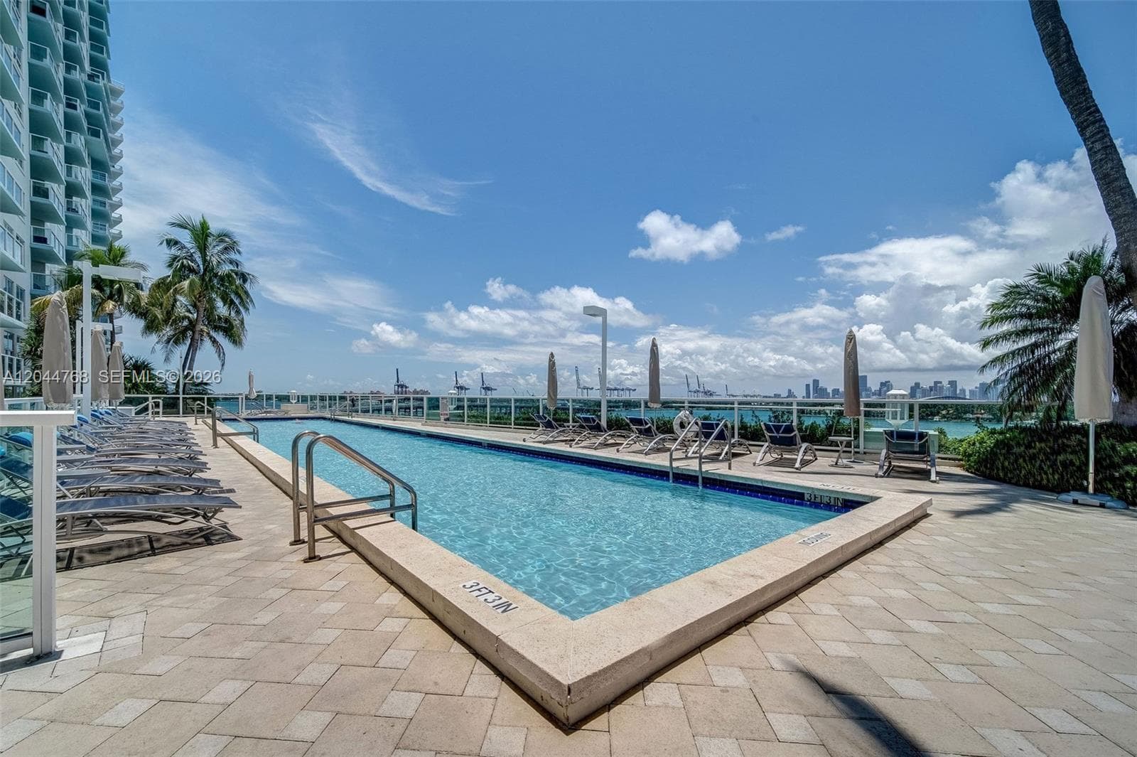 A12044768 — Miami Beach — 40