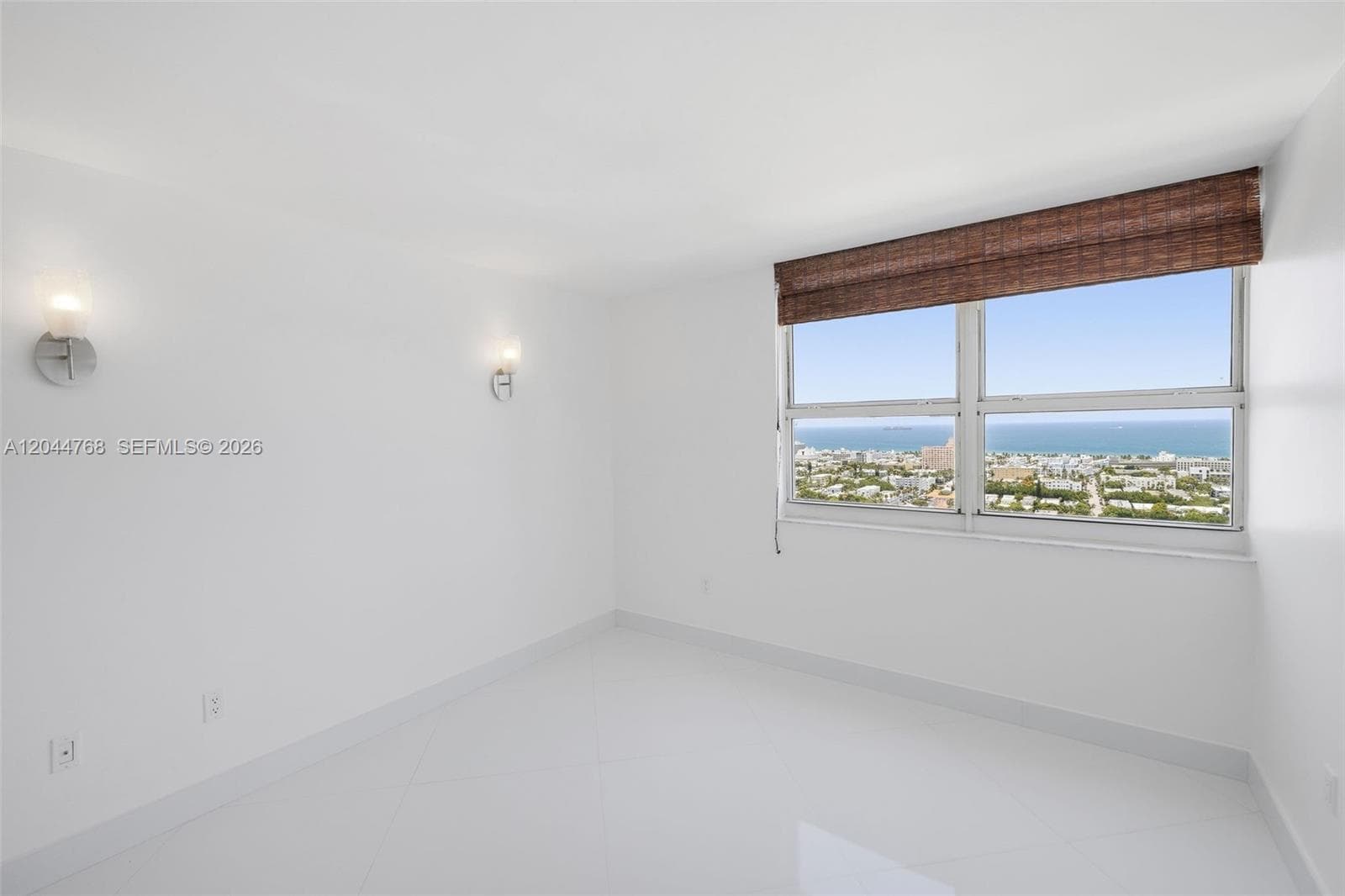 A12044768 — Miami Beach — 21