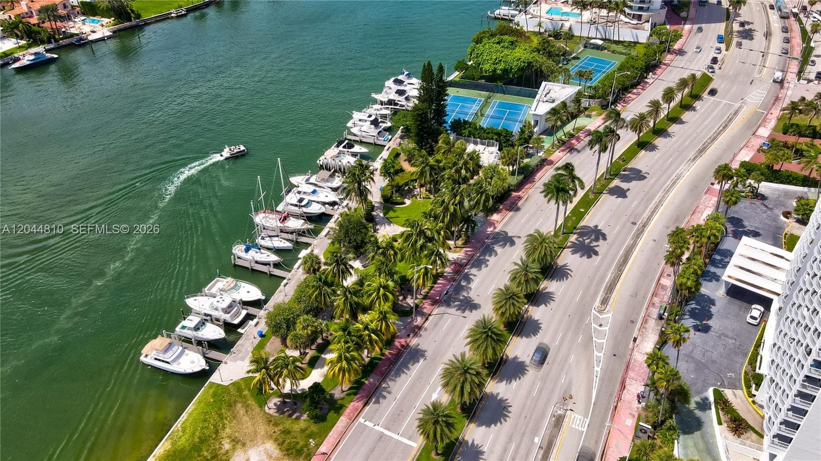 A12044810 — Miami Beach — 42