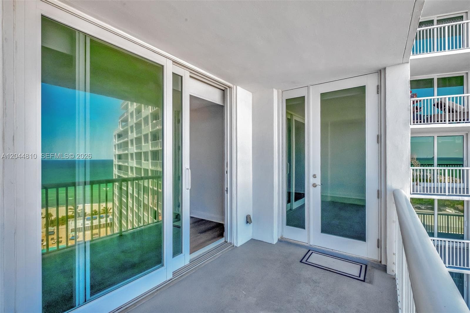 A12044810 — Miami Beach — 13