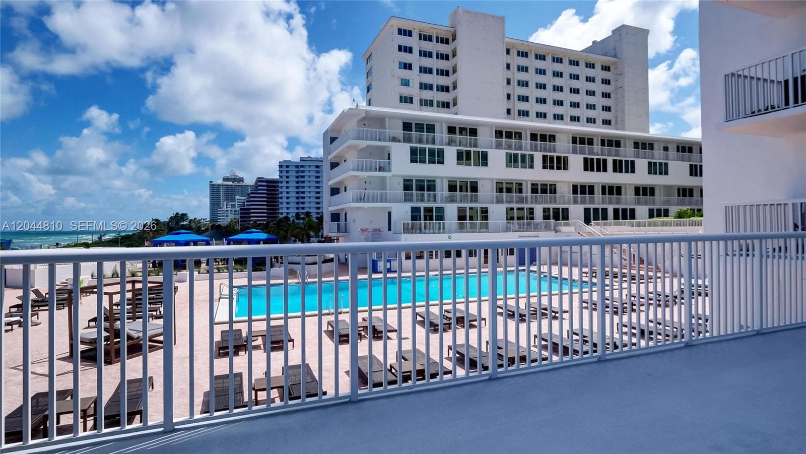 A12044810 — Miami Beach — 80