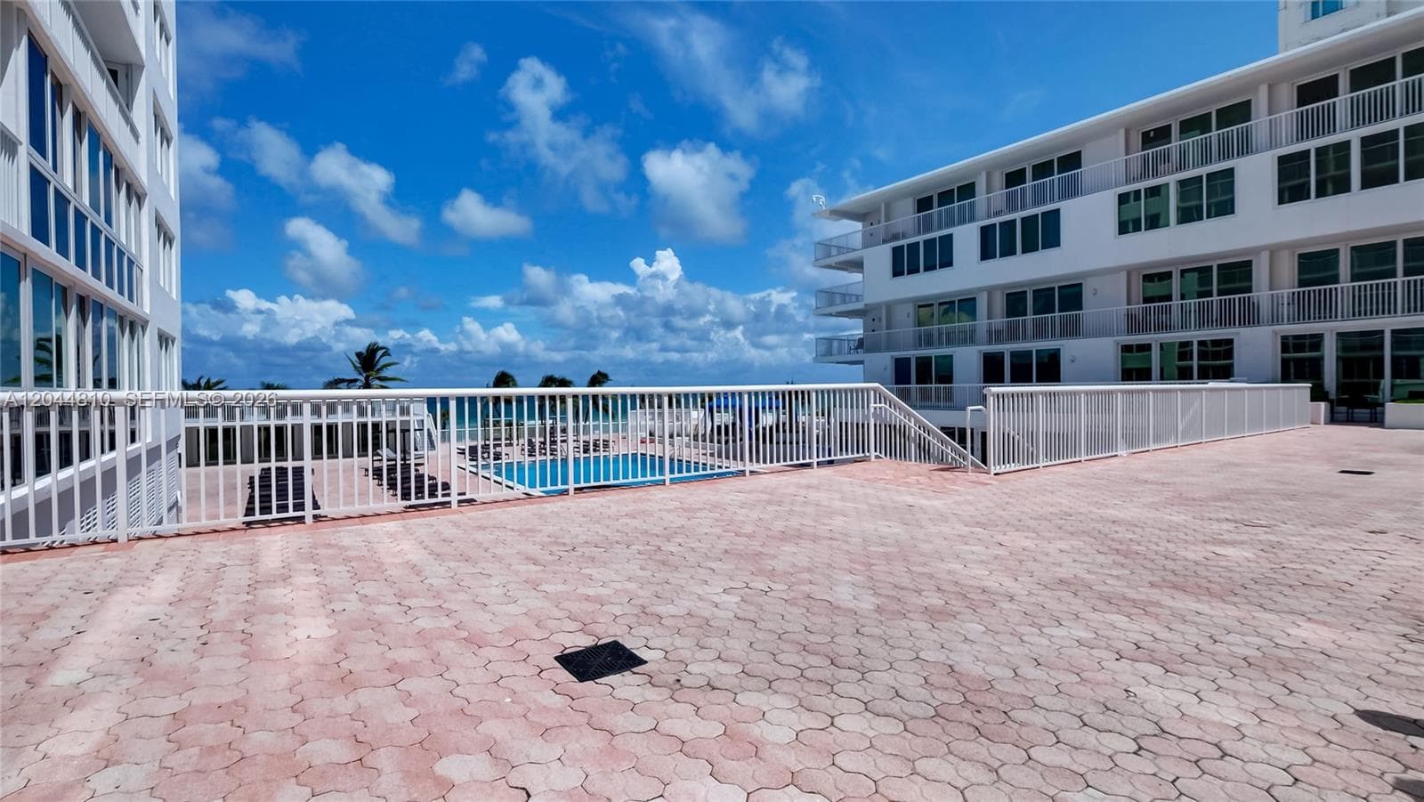 A12044810 — Miami Beach — 66