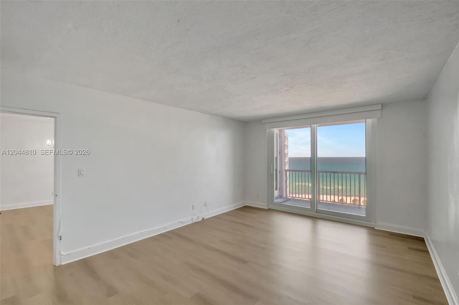 A12044810 — Miami Beach — 9