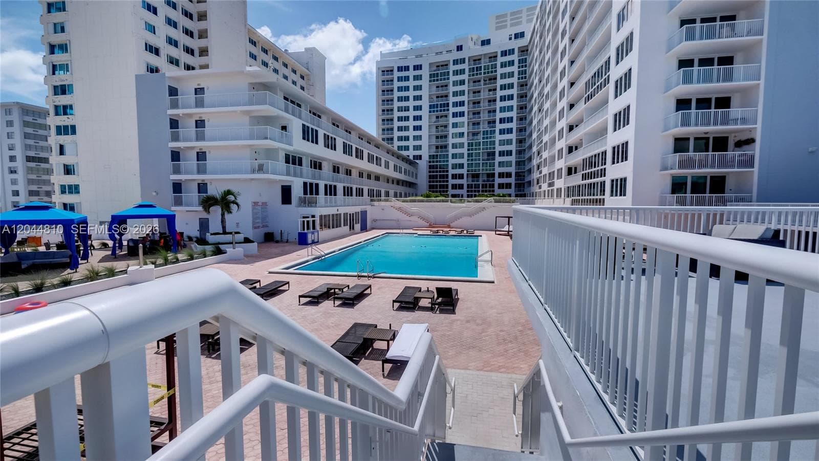 A12044810 — Miami Beach — 69