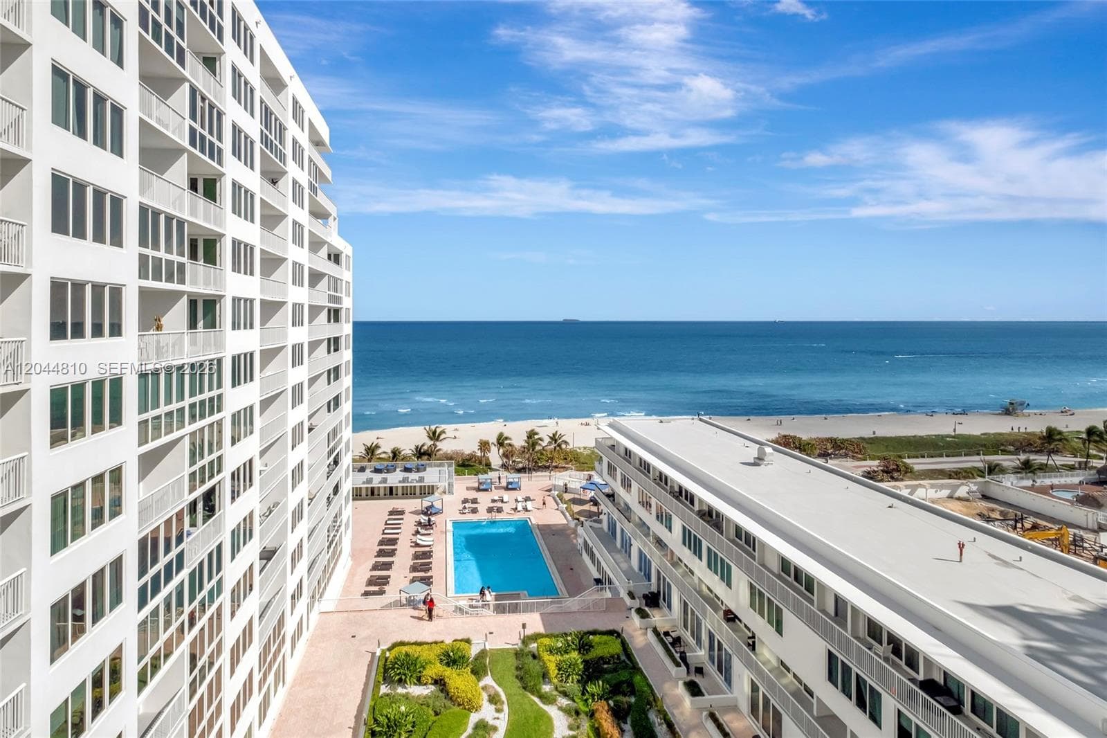 A12044810 — Miami Beach — 86
