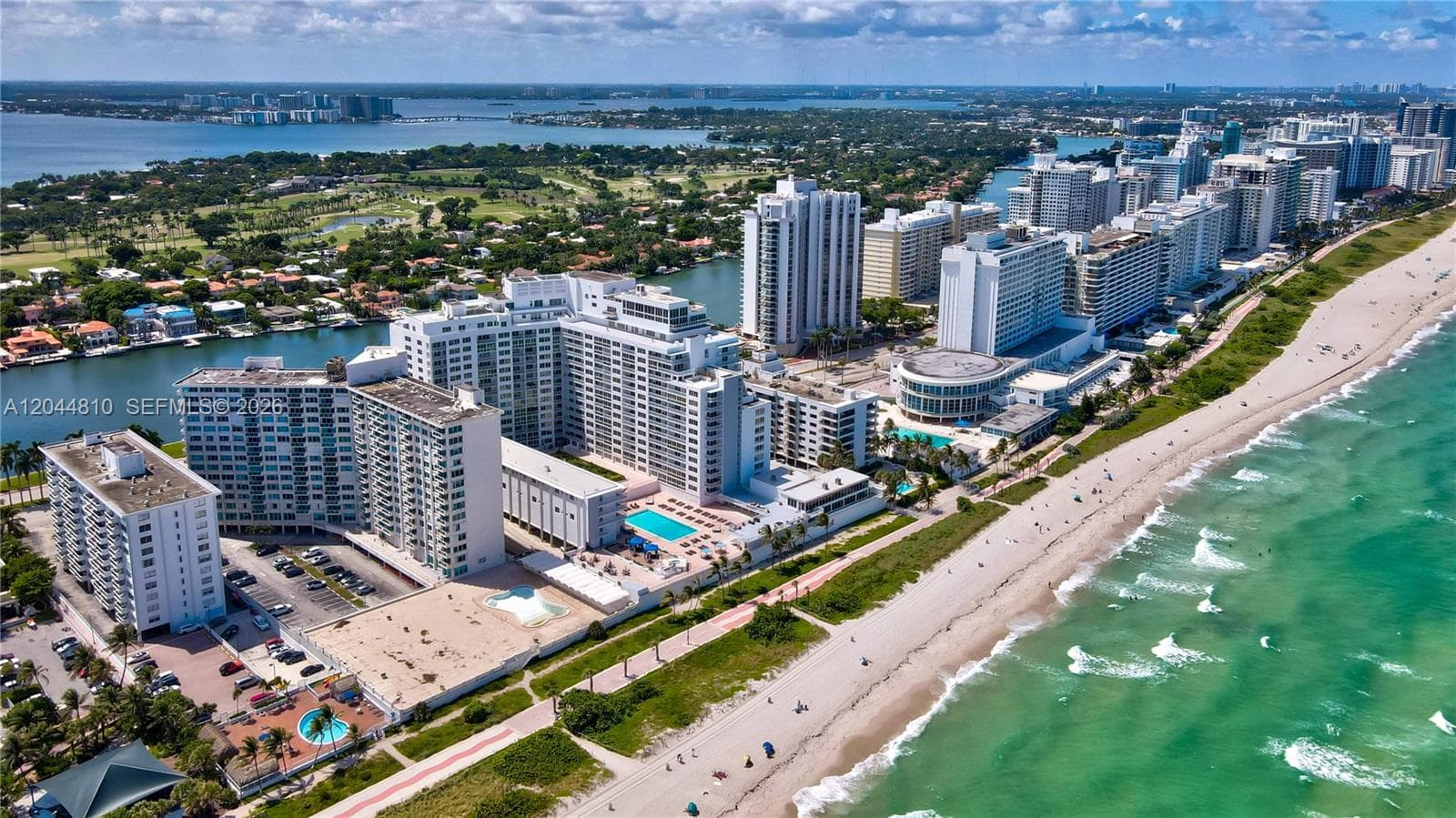 A12044810 — Miami Beach — 33