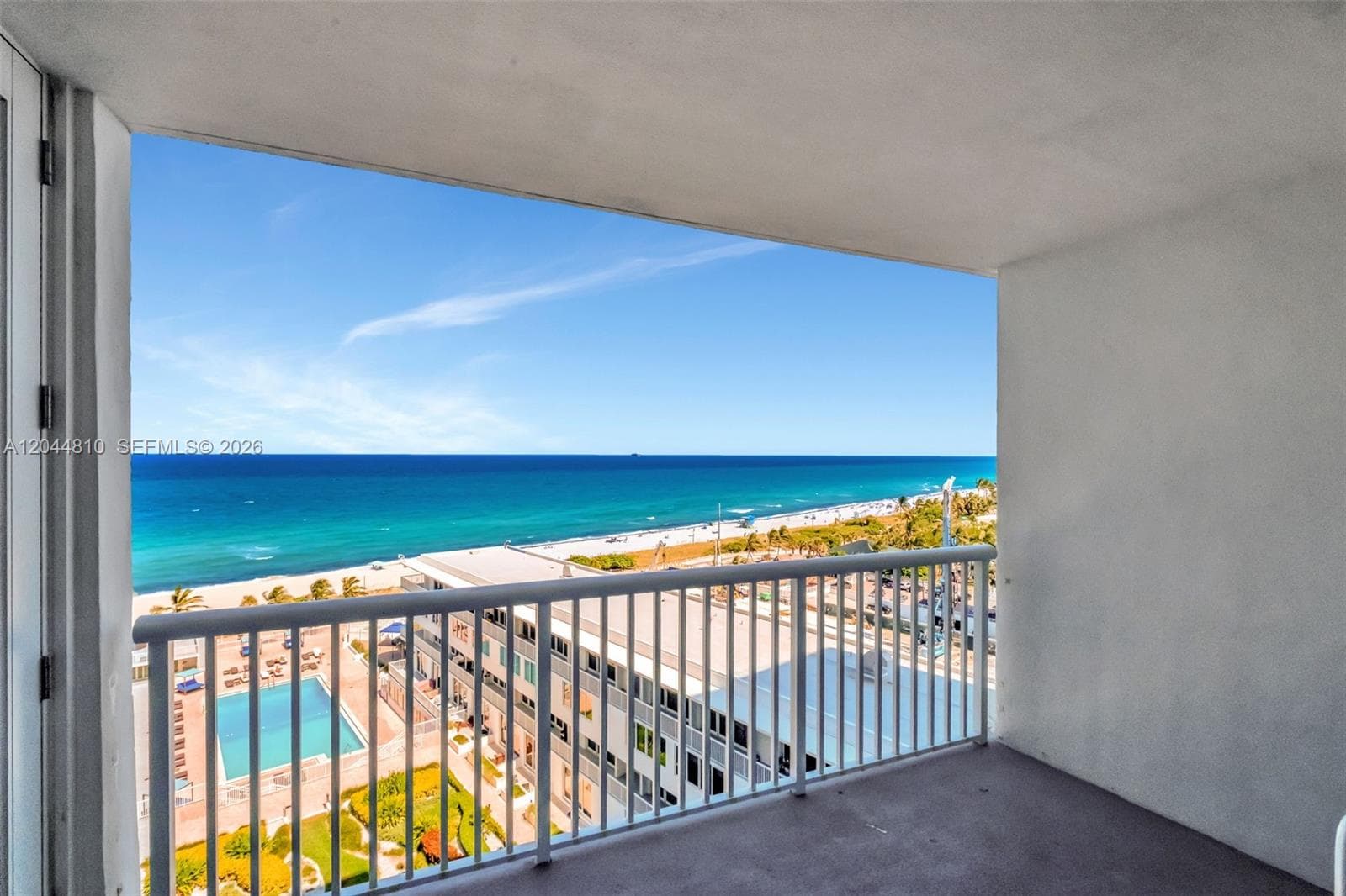 A12044810 — Miami Beach — 11