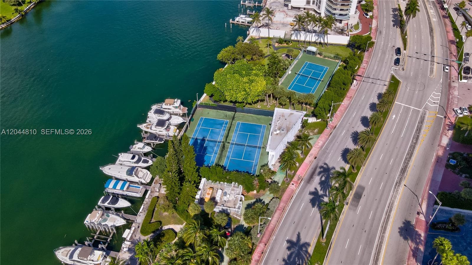 A12044810 — Miami Beach — 29