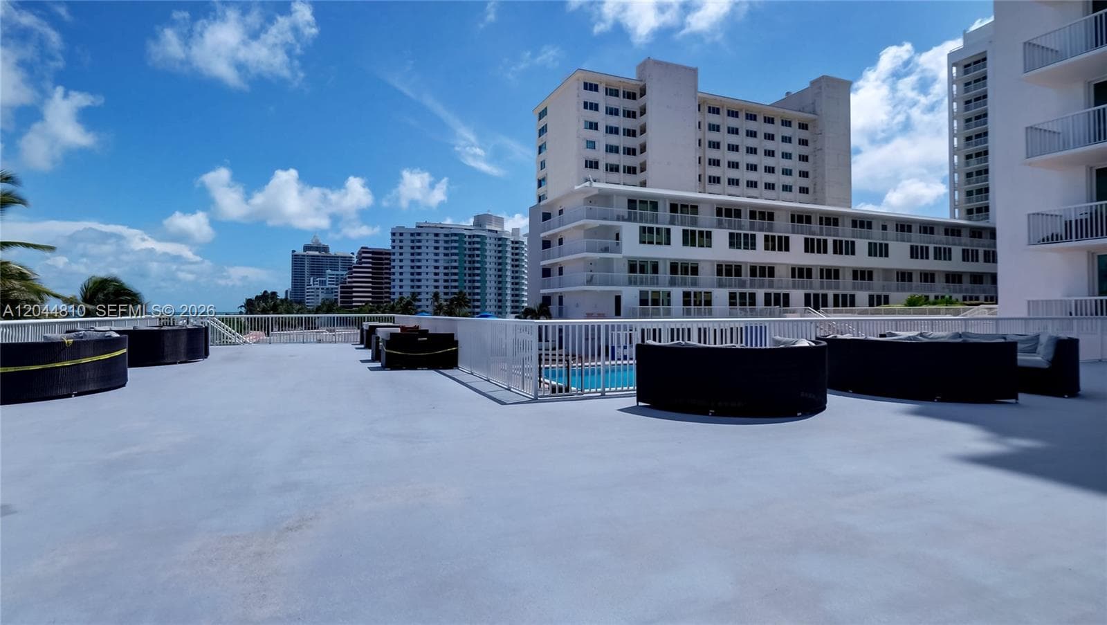 A12044810 — Miami Beach — 70