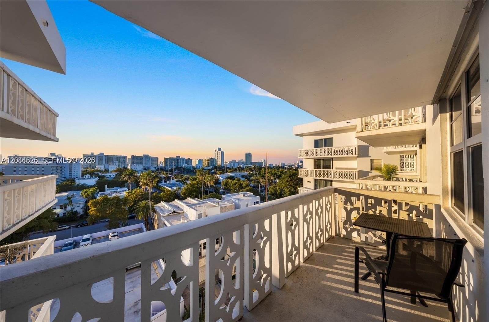 A12044825 — Miami Beach — 16