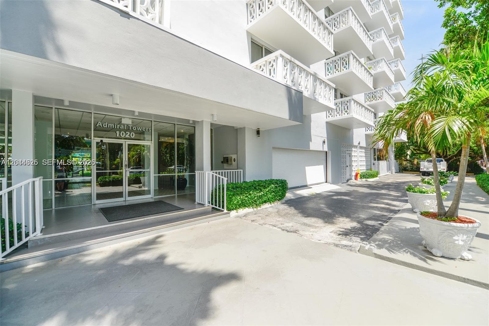 A12044825 — Miami Beach — 26
