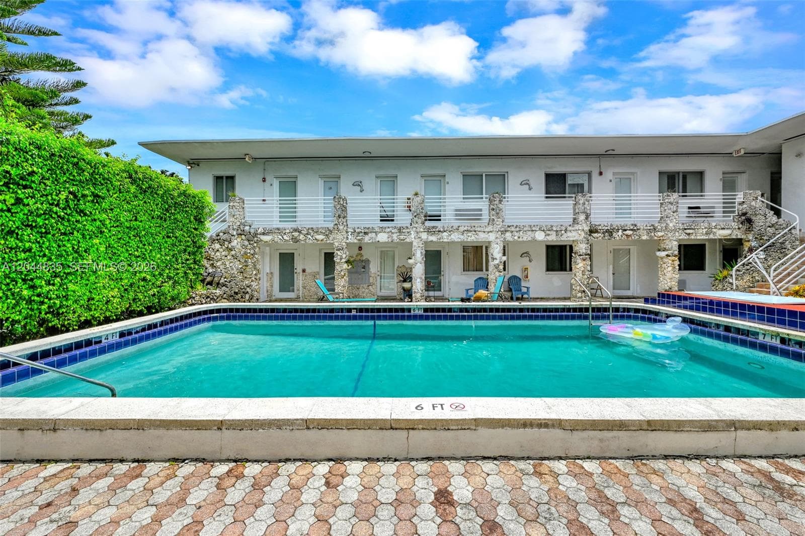A12044835 — Miami Beach — 14