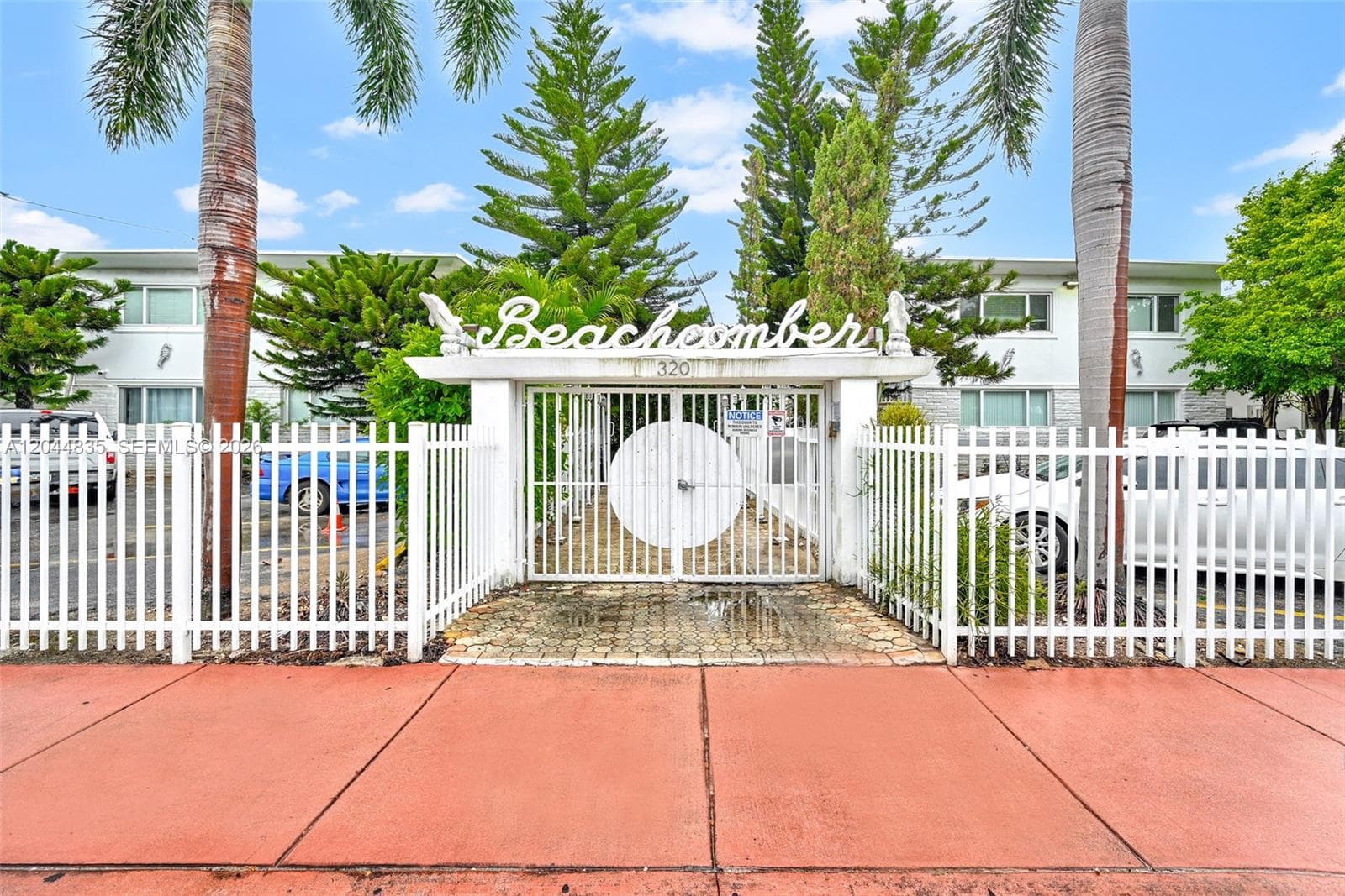 A12044835 — Miami Beach — 15