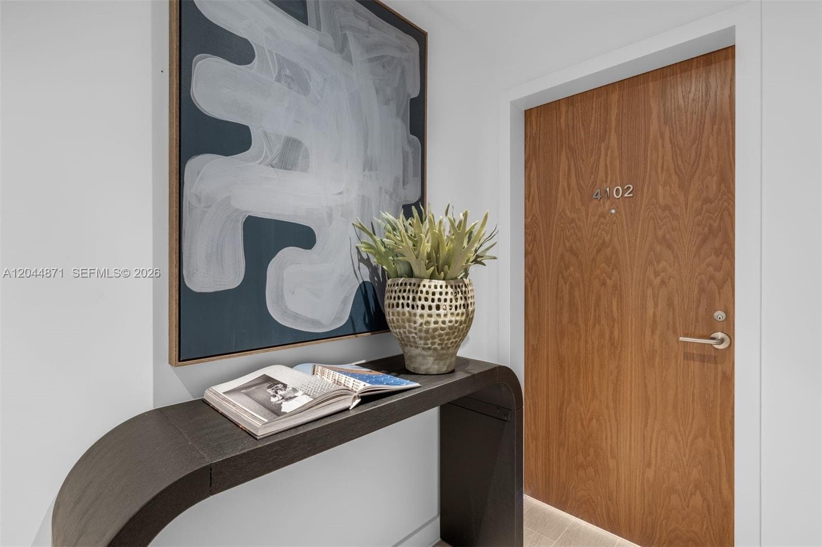 A12044871 — Miami Beach — 30