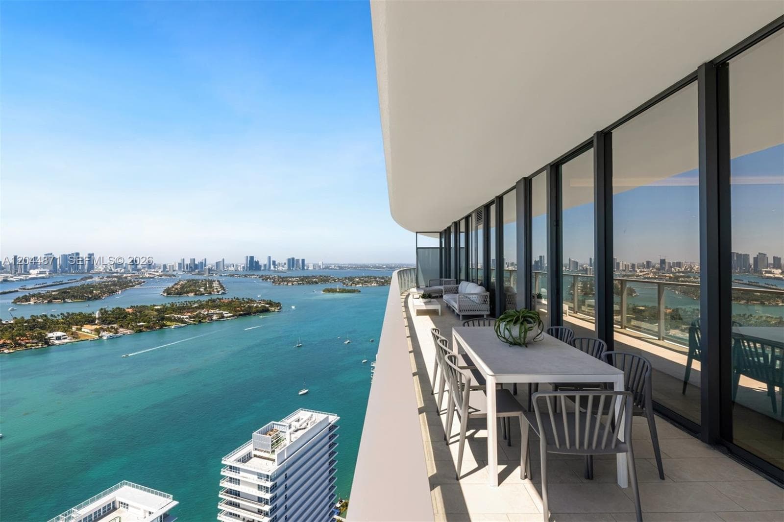 A12044871 — Miami Beach — 29