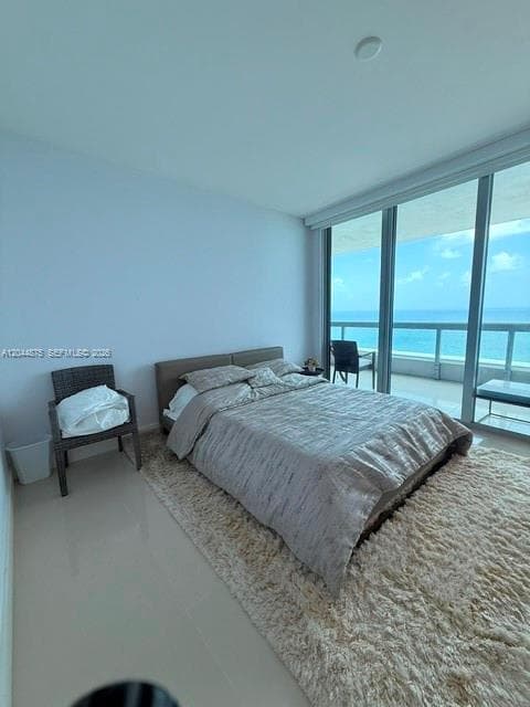 A12044875 — Miami Beach — 18
