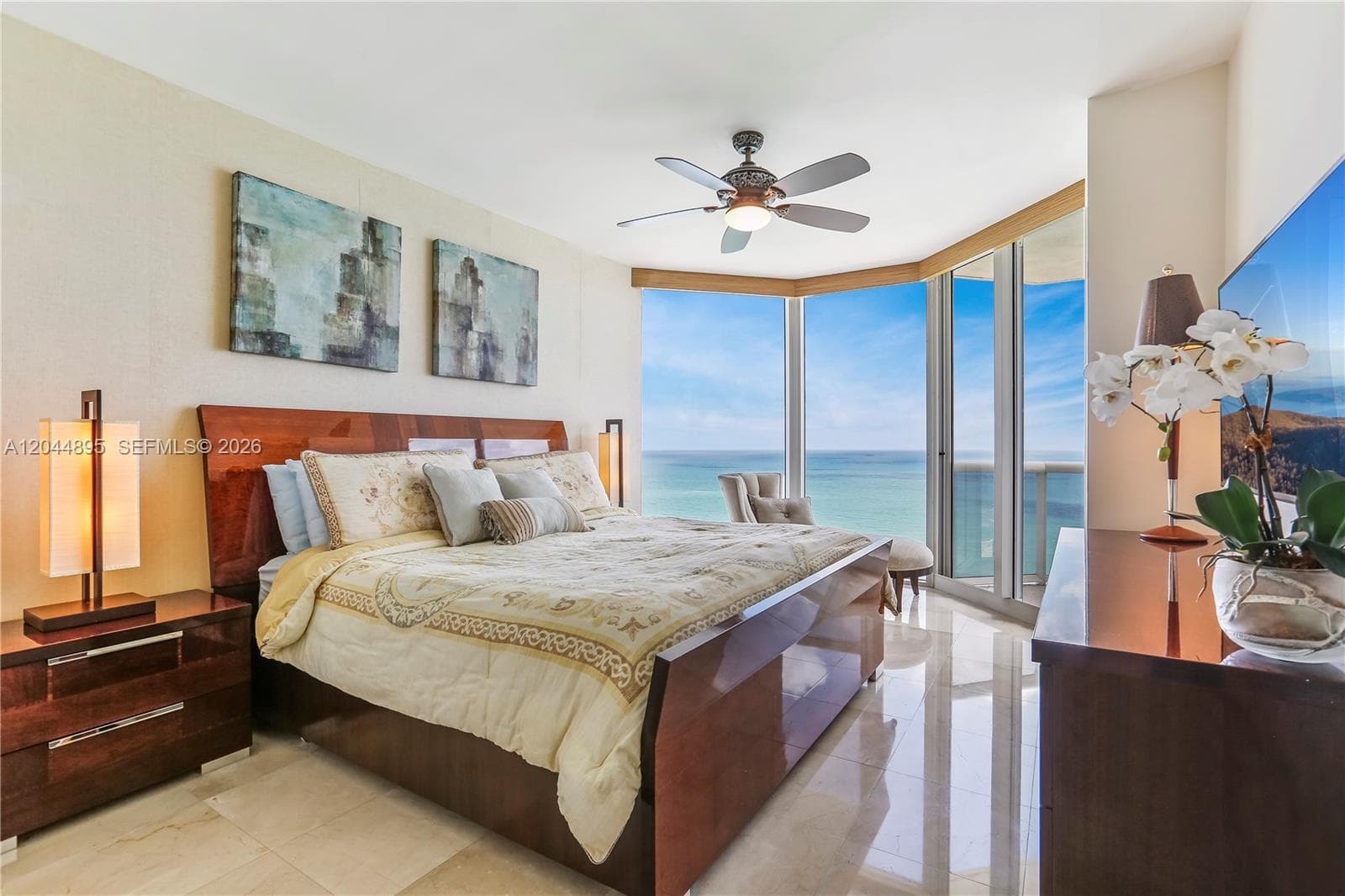 A12044895 — Miami Beach — 16