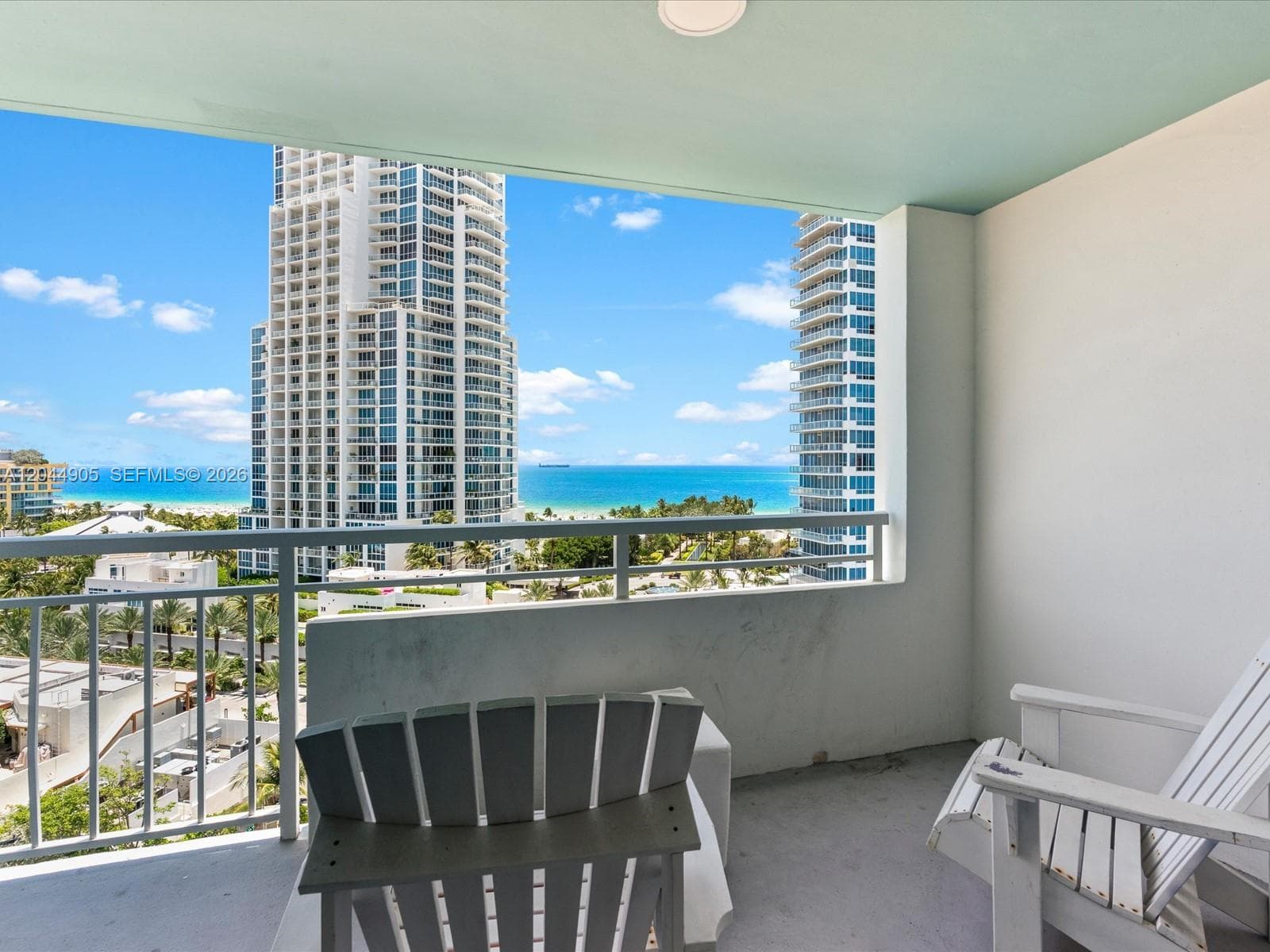 A12044905 — Miami Beach — 27