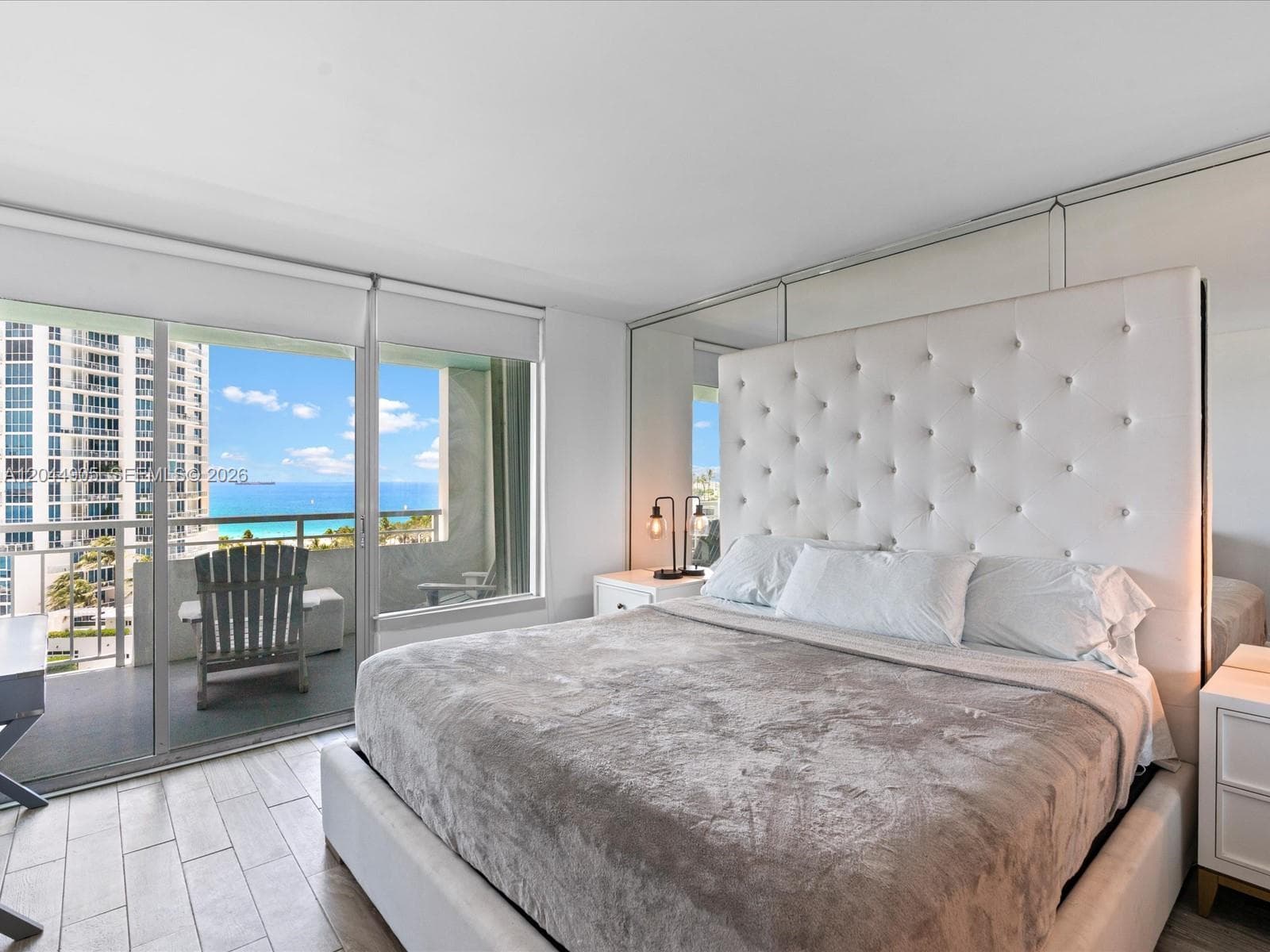 A12044905 — Miami Beach — 17