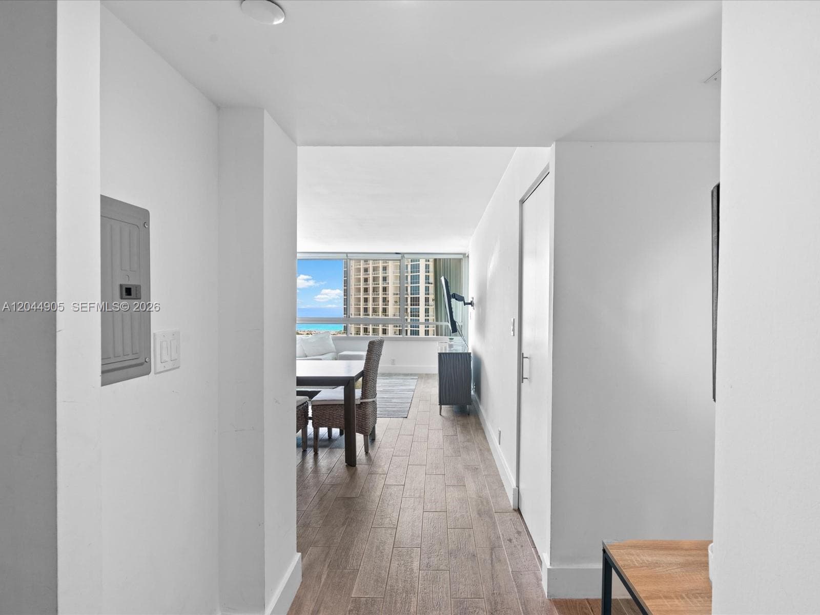 A12044905 — Miami Beach — 5