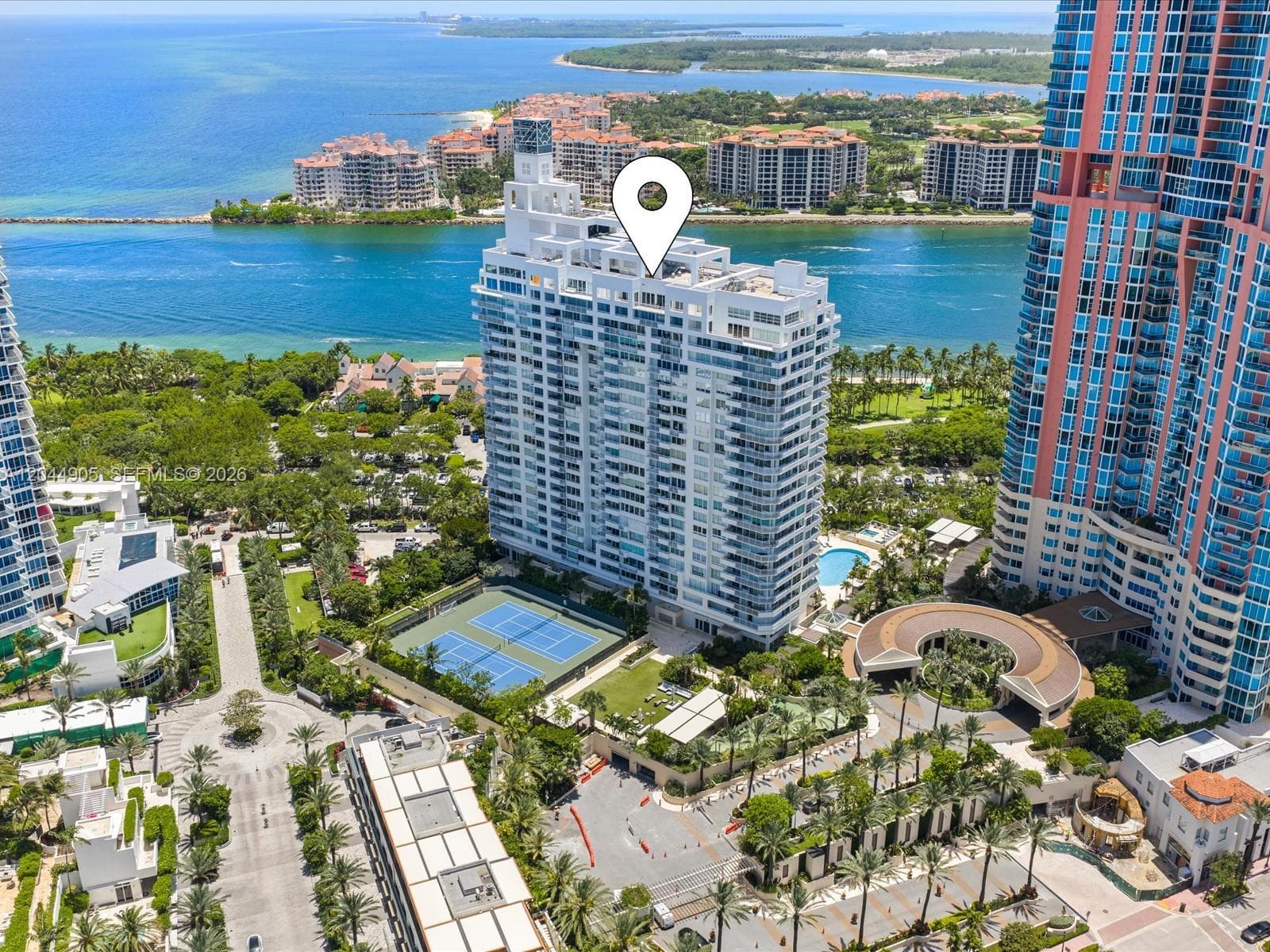 A12044905 — Miami Beach — 30