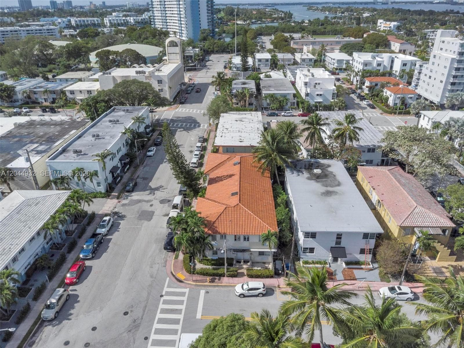 A12044932 — Miami Beach — 23