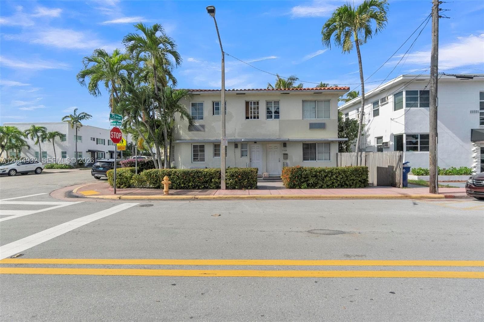 A12044932 — Miami Beach — 19
