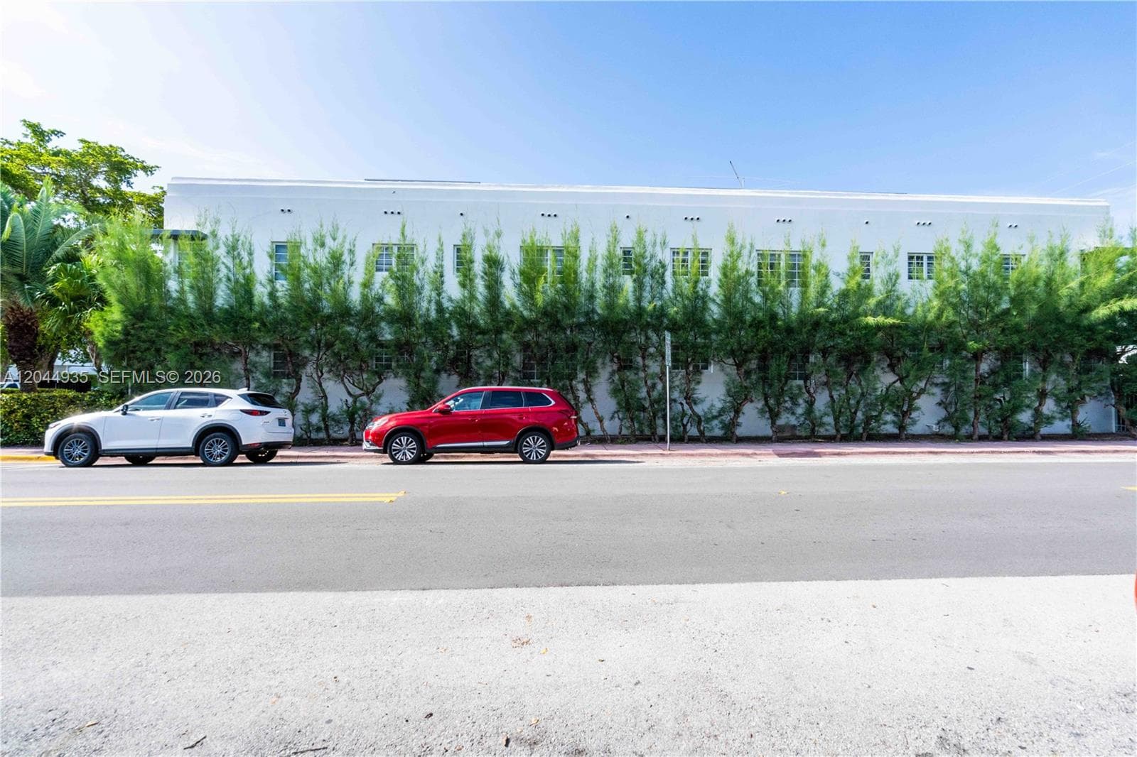 A12044935 — Miami Beach — 12
