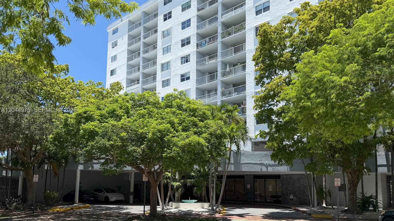 A12044975 — Miami Beach — 2