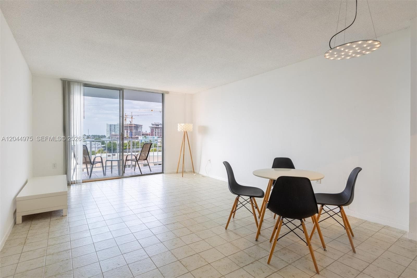 A12044975 — Miami Beach — 6