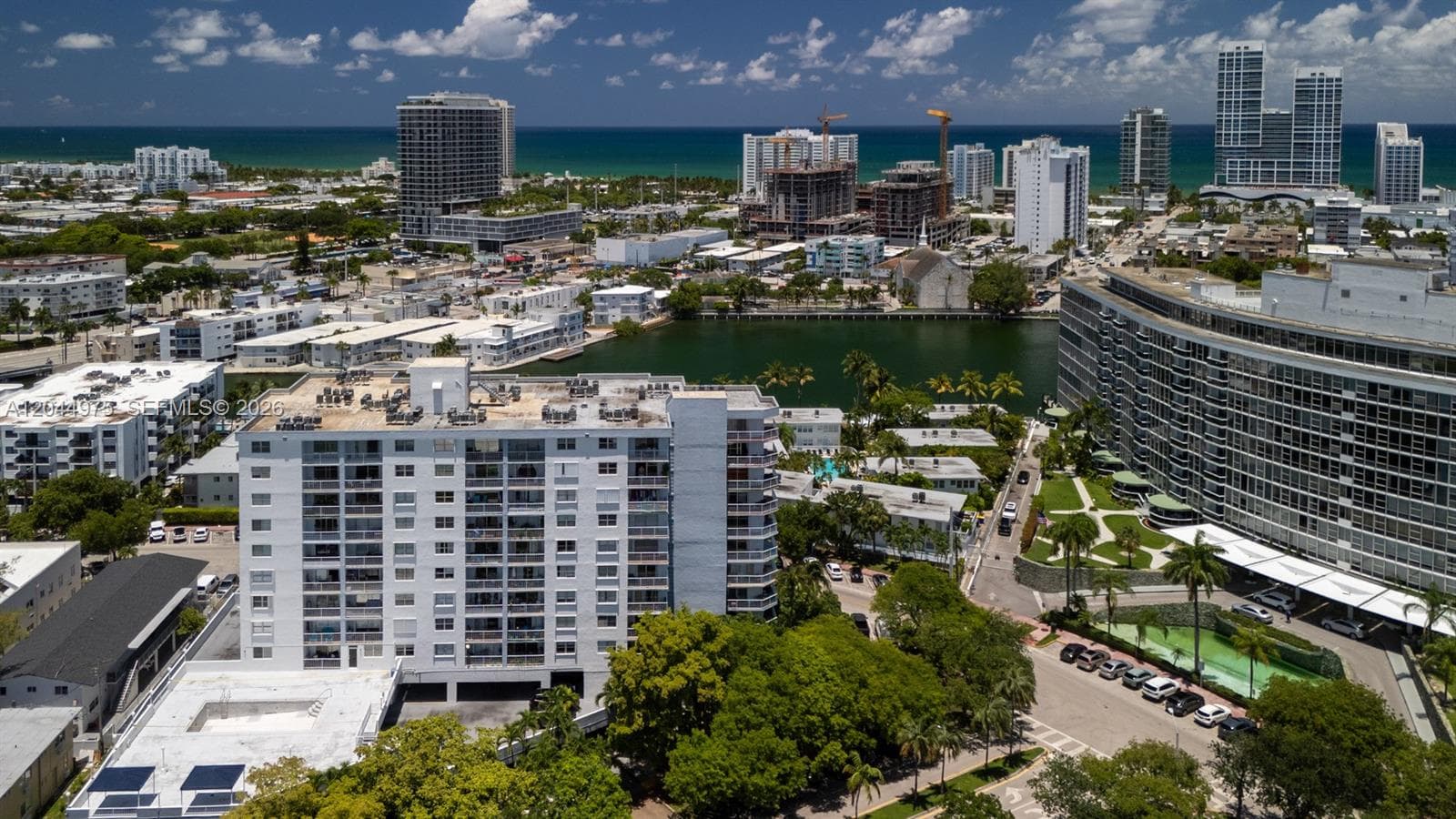 A12044975 — Miami Beach