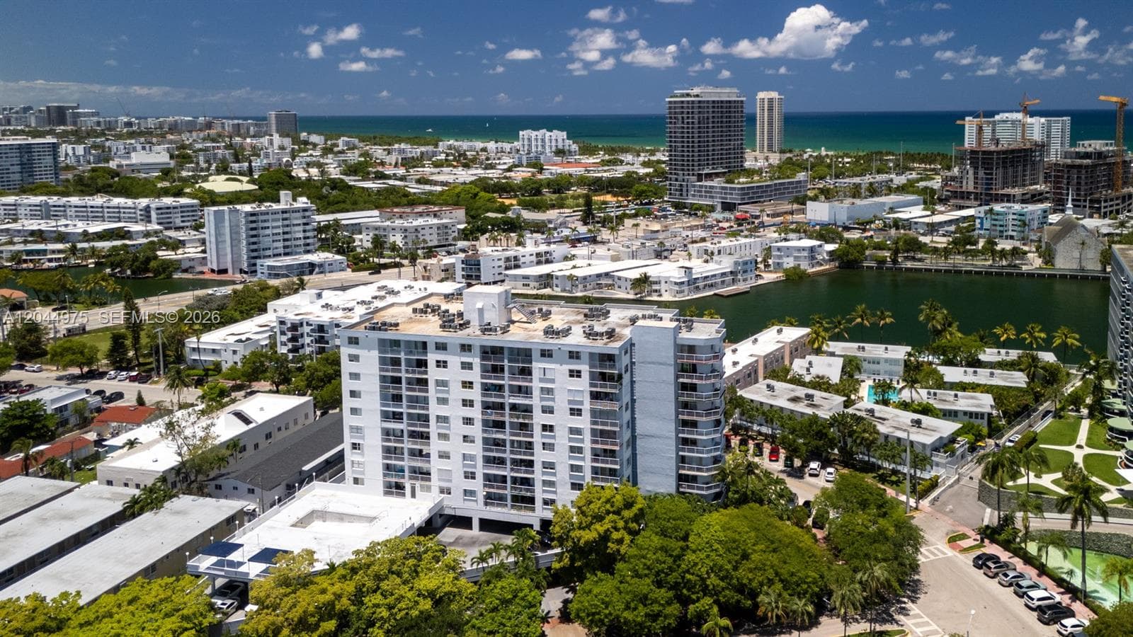 A12044975 — Miami Beach — 28