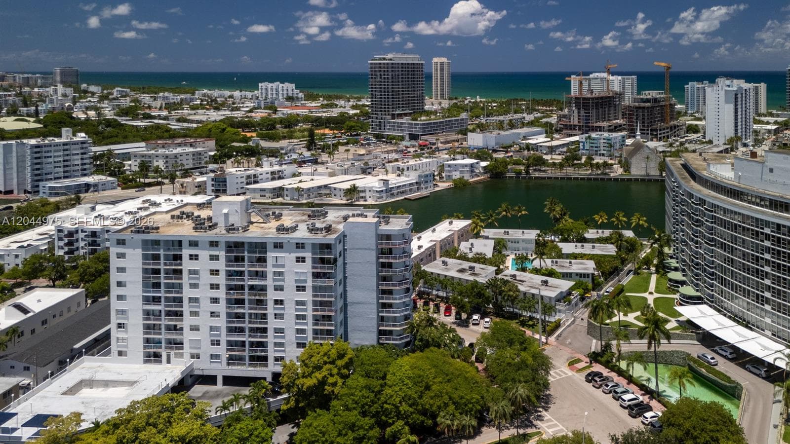A12044975 — Miami Beach — 29
