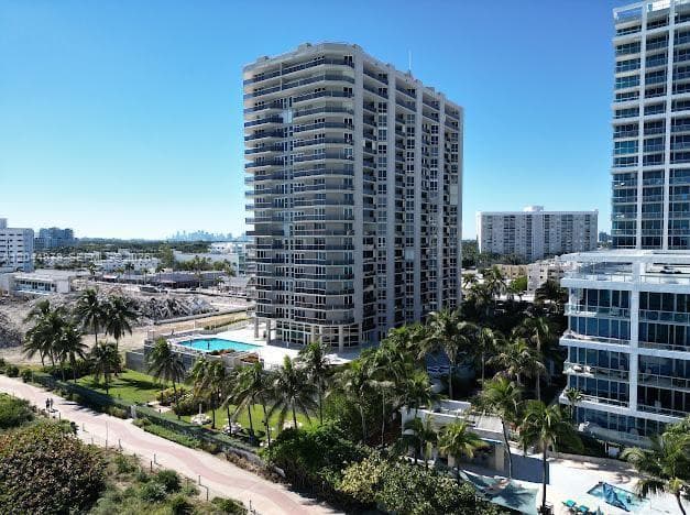 A12044978 — Miami Beach — 22