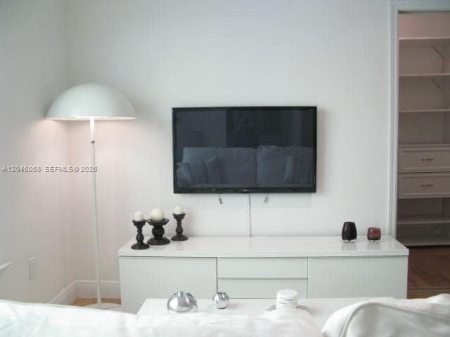 A12045068 — Miami Beach — 16