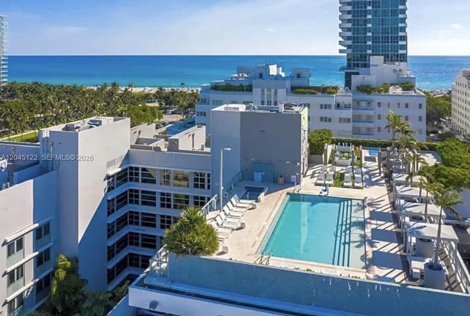 A12045122 — Miami Beach — 37