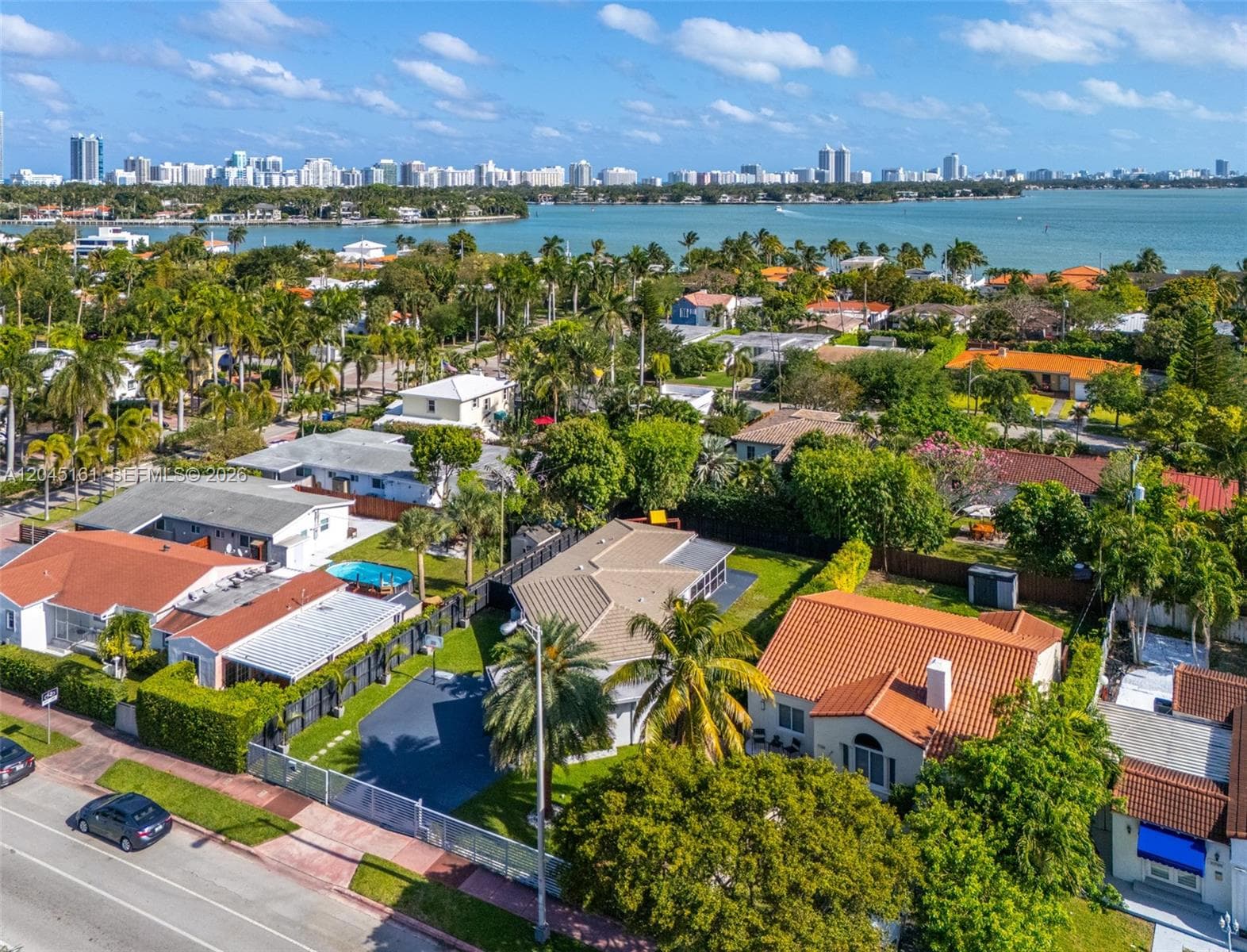 A12045161 — Miami Beach — 32