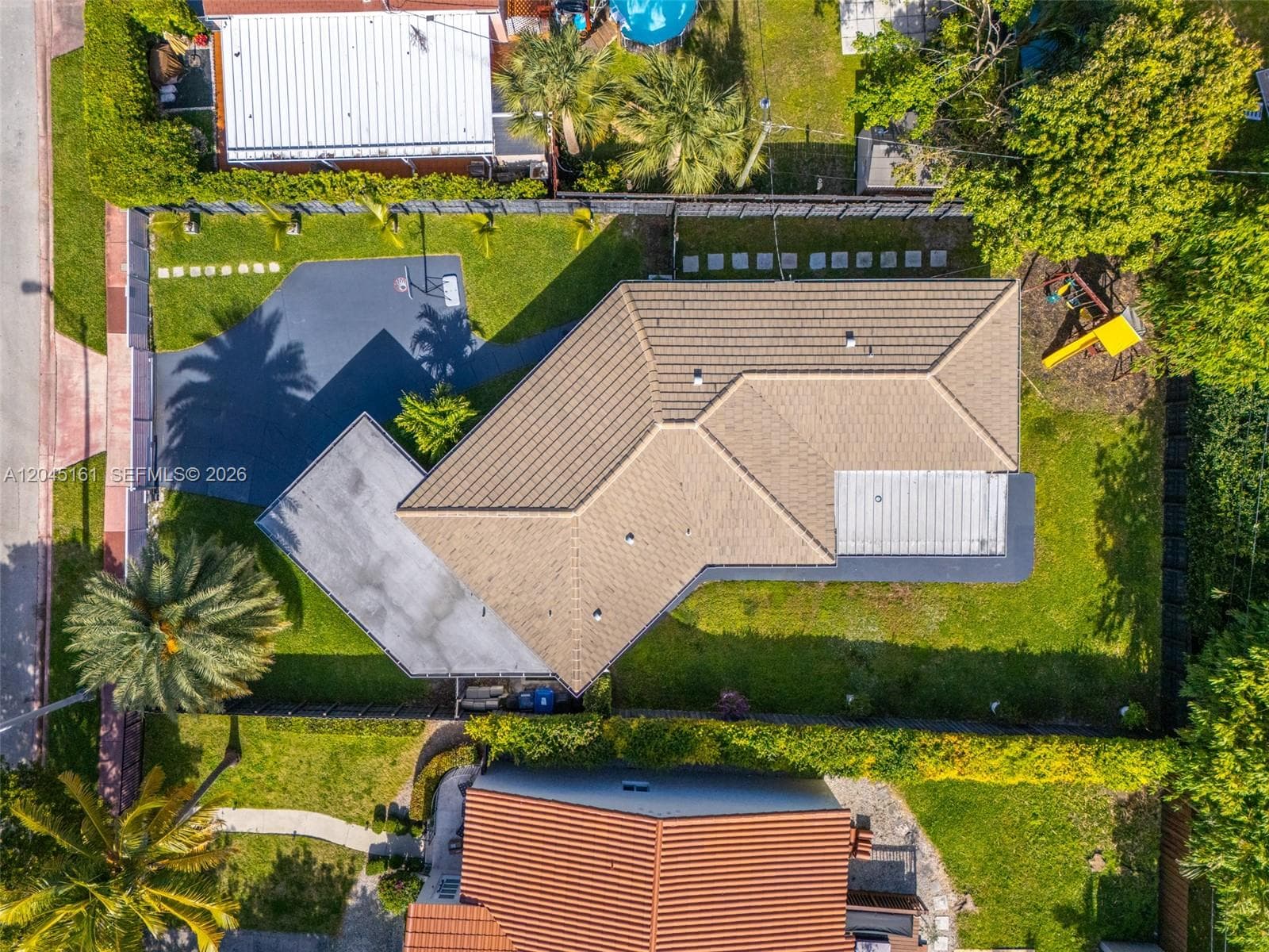 A12045161 — Miami Beach — 24