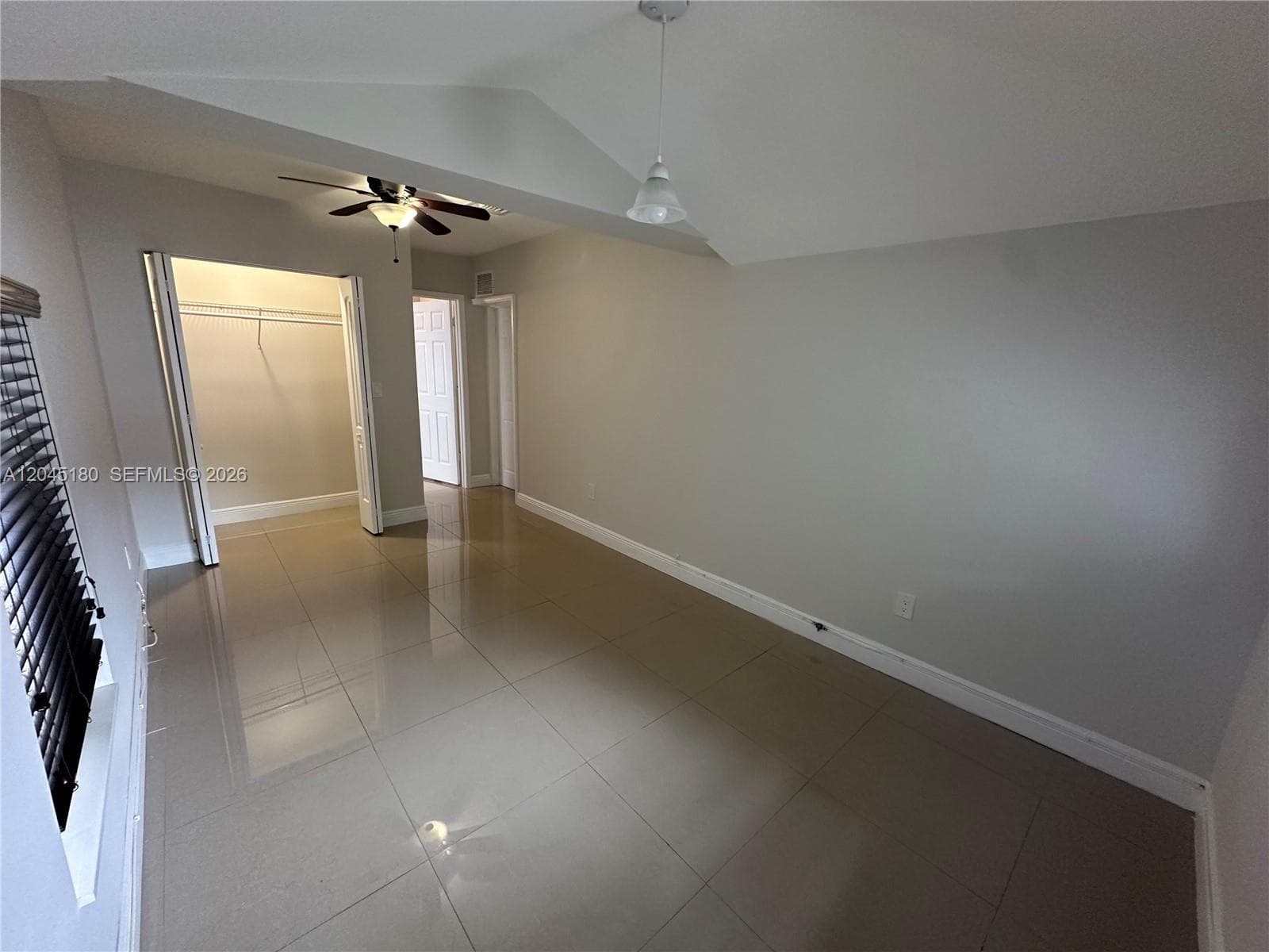 A12045180 — Miami Beach — 6