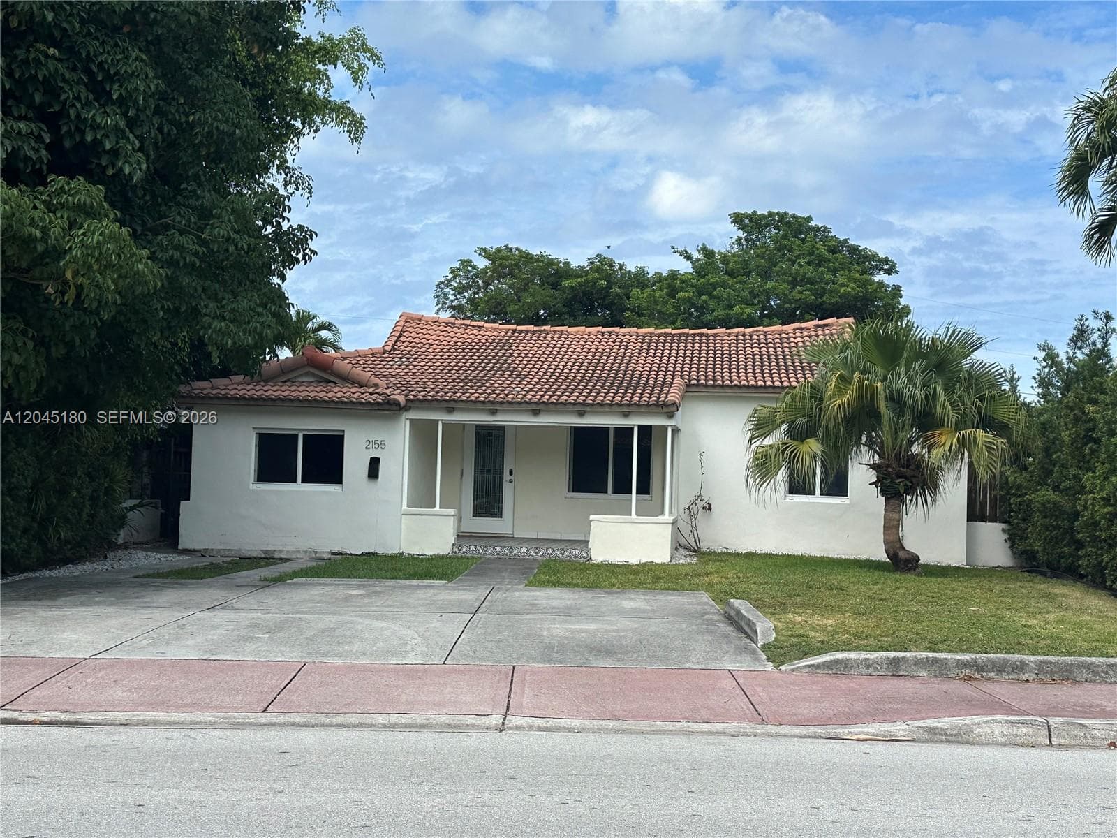 A12045180 — Miami Beach
