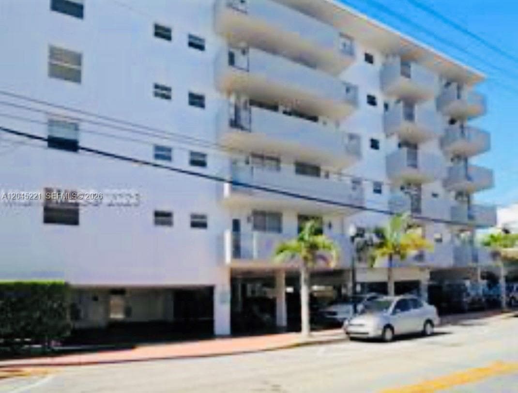 A12045221 — Miami Beach — 2