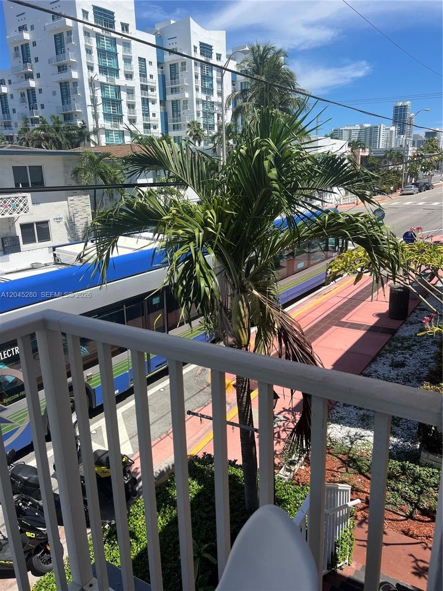 A12045280 — Miami Beach — 11