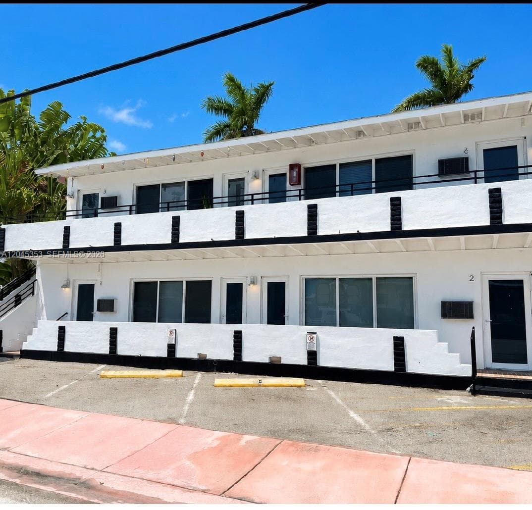 A12045353 — Miami Beach — 12